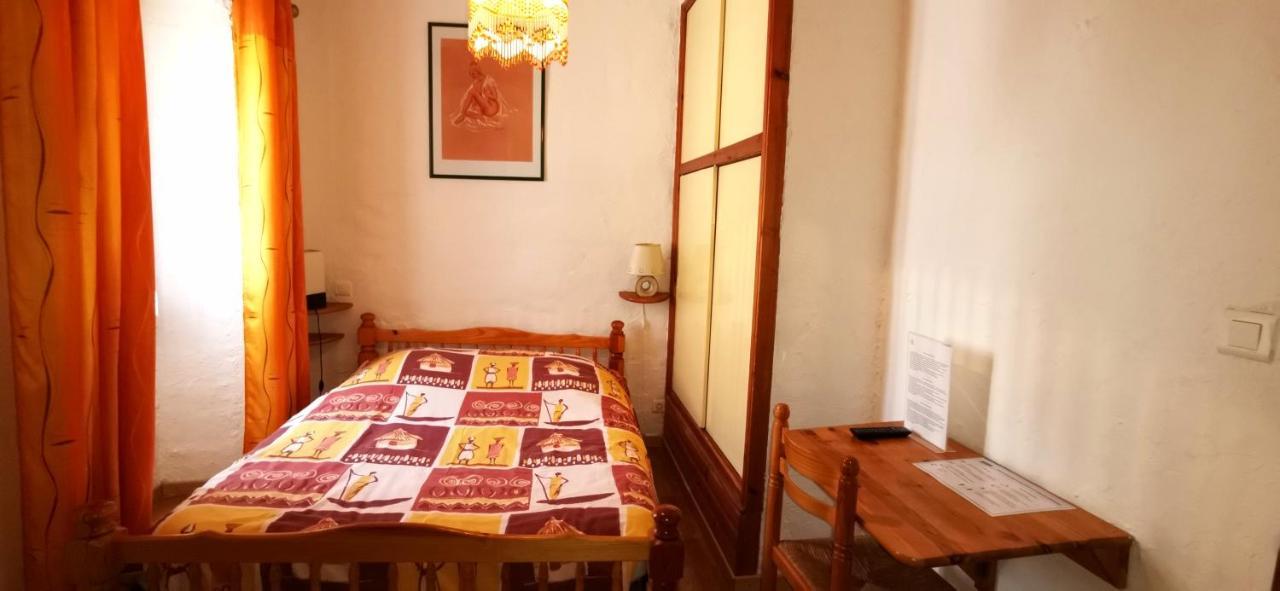 Auberge Lou Jas Soleilhas Zewnętrze zdjęcie