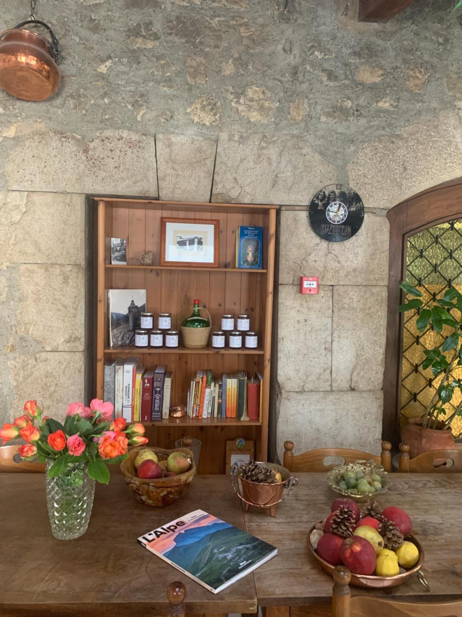 Auberge Lou Jas Soleilhas Zewnętrze zdjęcie